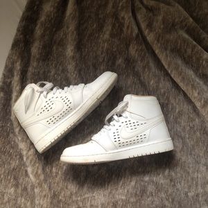 All White - Air Jordan 1